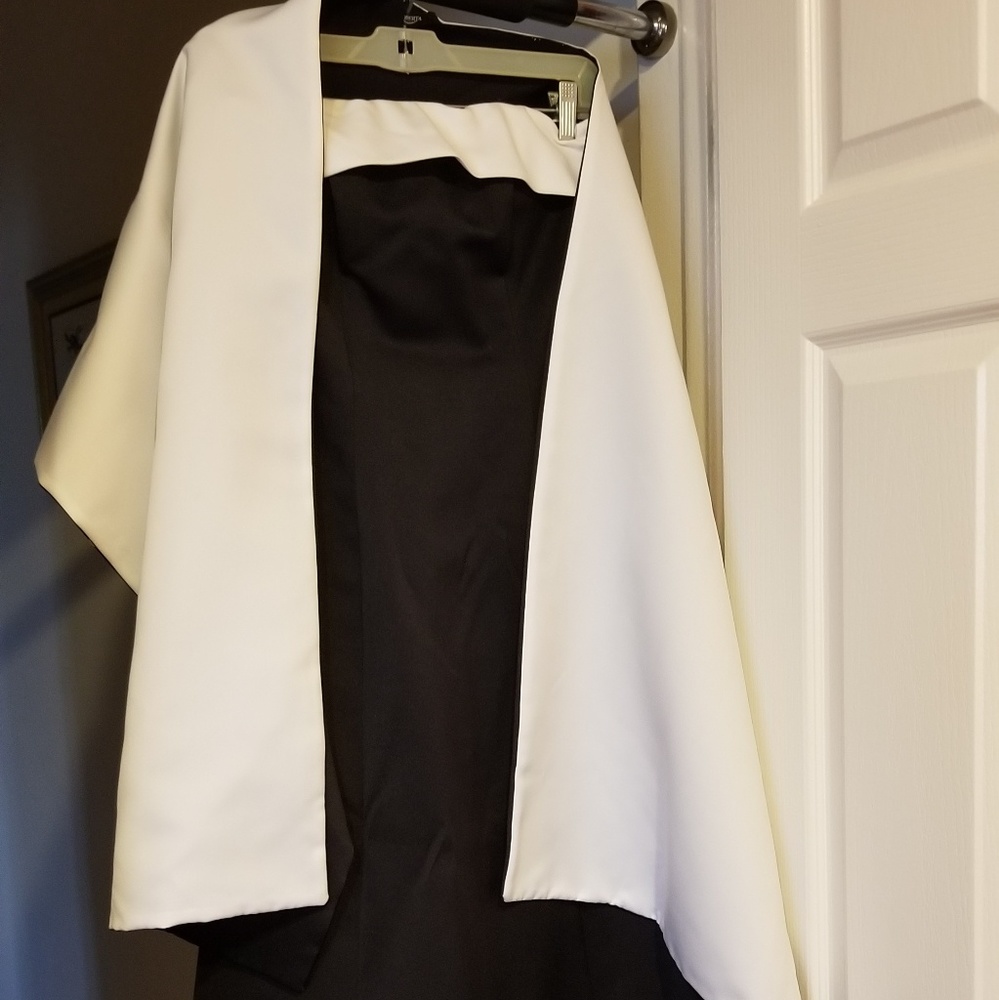 Black and white 2 pieces dress. - Picture 7 of 8